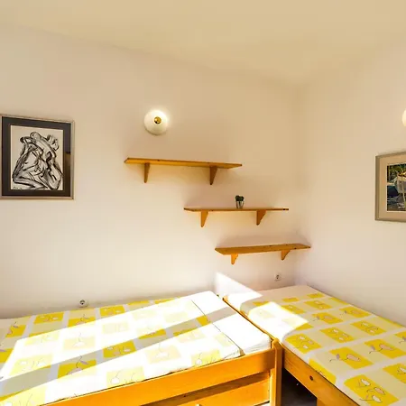 With Parking Space Mandre, Pag - 24492 Апартаменты Колан