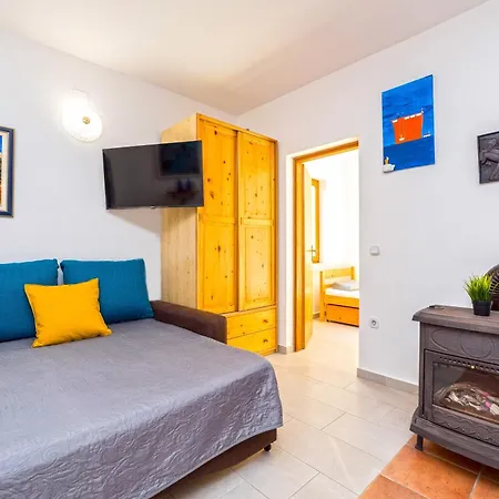 Апартаменты With Parking Space Mandre, Pag - 24492 Колан
